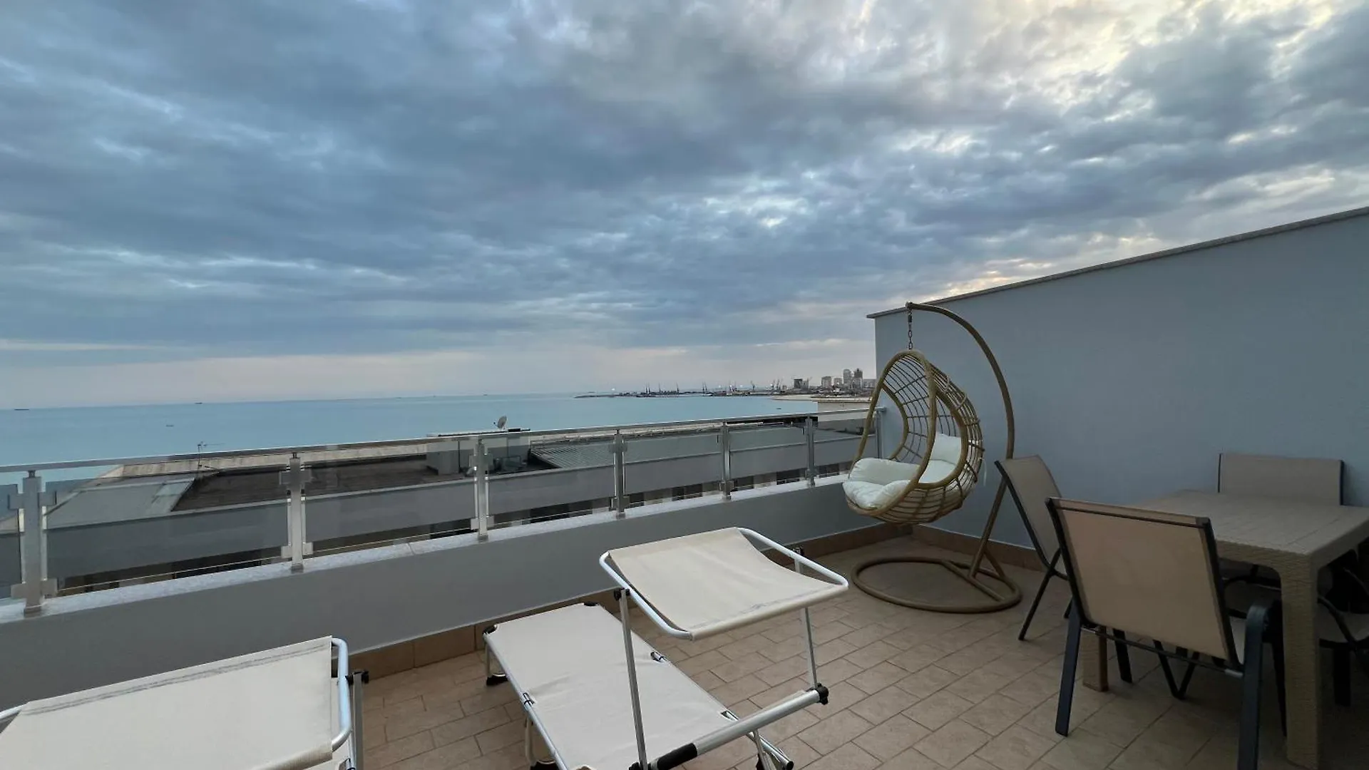 Glamour Apartment Durrës 0*,  Albanien