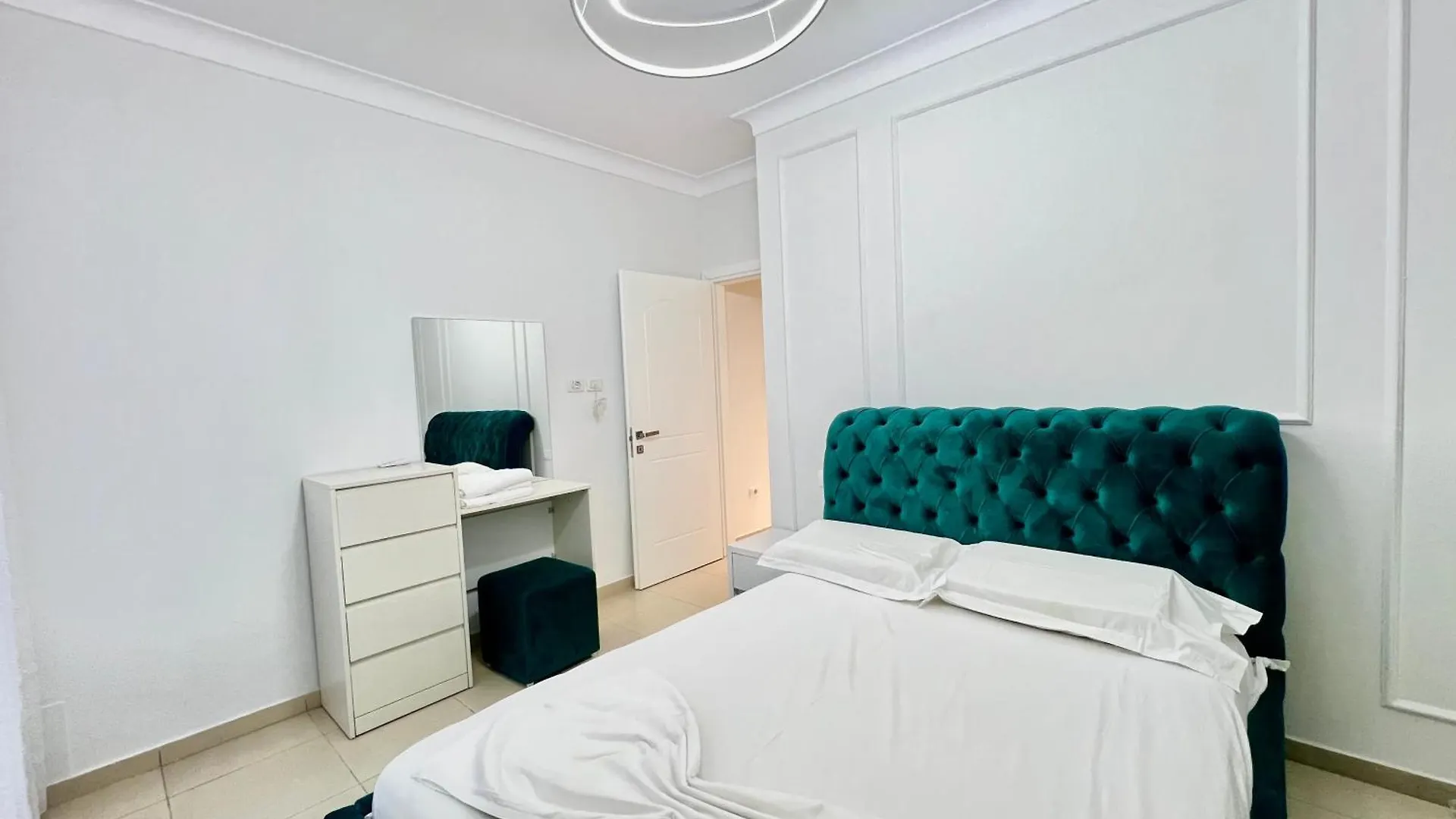 Glamour Apartment Durrës 0*,  Albanien